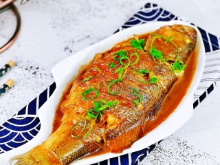 16、红烧鱼,秋季养生滋补佳品。