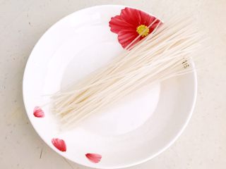 4、冬日暖心菜 荷塘月色,水晶粉50克,清洗干净