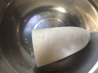 10、好喝的萝卜虾丸汤,萝卜半个