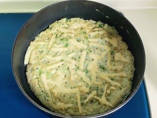 20、生菜乳酪芝麻煎饼,????开盖后乳酪丝已经化了，关火出锅