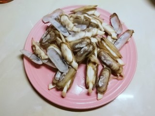 9、葱姜烹蛏子,捞出