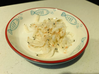 2、紫菜虾皮汤,虾皮待用；
