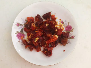 7、老坛酸菜鱼,干红辣椒段