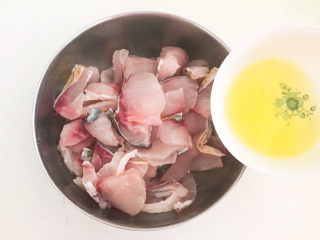 18、老坛酸菜鱼,加入蛋清