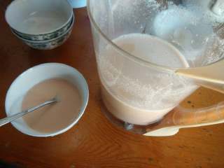 6、红枣花生牛奶,香喷喷的红枣花生牛奶就做好啦