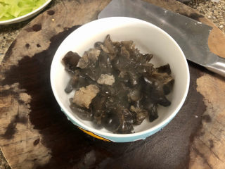 9、莴笋炒木耳➕客舍青青柳色新,沥水捞出备用