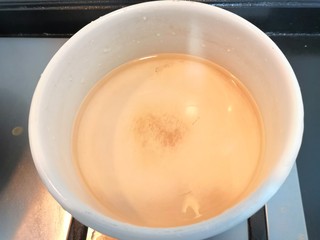 10、芙蓉鲜蔬汤,上锅，加入水800克