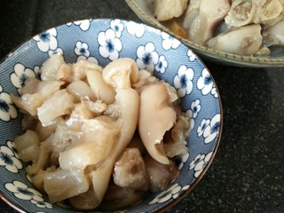 13、#猪年#猪蹄冻,猪蹄肉皮分离，猪蹄猪骨去掉