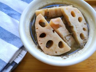 10、#秋味儿#祛痘健脾数莲藕,简单的食材,简单的做法,却又着神奇的功效,在这初秋的微风里,润泽你的肺,让你燥热尽消。