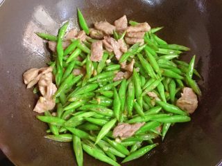 16、家常小炒四季豆,翻炒均匀即可出锅