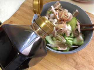 12、黄瓜拌猪耳朵,香醋