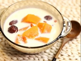 17、木瓜牛奶,放凉后放冰箱冻冷口感更佳