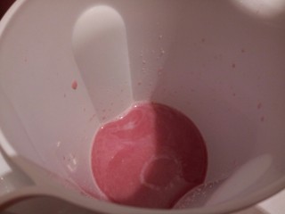 11、鲜榨石榴汁,一个石榴，汁也很多