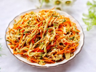 24、酸辣爽口的凉拌鸡丝,赶紧约起来吧。