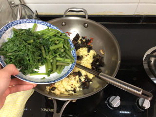 24、茼蒿炒鸡蛋➕最是一年春好处,加入茼蒿