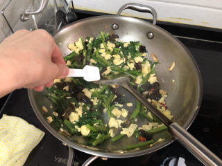 25、茼蒿炒鸡蛋➕最是一年春好处,加少许白糖