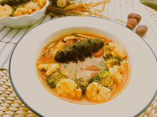 14、茄汁虾仁海参 宴客滋补菜,这样一道茄汁虾仁海参羹汤，不仅是美味佳肴，还能滋阴又补阳，高能低卡又塑身呢。