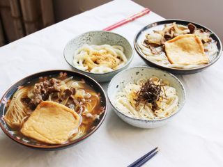 12、好吃易做无油减肥的仿食其家牛肉丼（含番茄牛肉丼的制作）,浇在乌冬面上就是牛肉乌冬啦！也很好吃的呢！