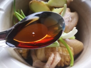 11、秋冬滋补篇:鲍鱼鸽子清补汤,倒入一汤勺黄酒