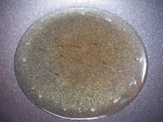 4、姜焖鸭,热油;