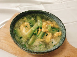 15、丝瓜蛋汤,出锅装盘