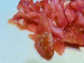 11、酸汤龙利鱼,切粒；