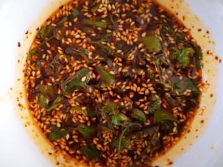 14、凉拌鸡丝,搅拌均匀