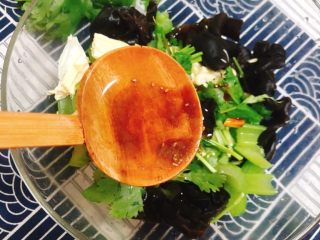 20、芹菜拌腐竹,香油