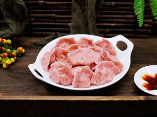 18、酸菜猪肉粉嫩饺子,啦啦啦，好吃又好看的粉嫩饺子出锅咯。