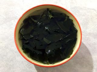 11、健康饮食の凉拌爽口小菜～苦菊裙带菜,裙带菜要完全泡发才行