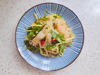 15、凉拌魔芋丝,装盘