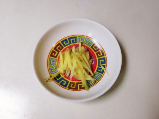 4、荷兰豆香干豆芽,姜切丝