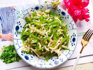 24、荷兰豆凉拌鸡丝,成品图