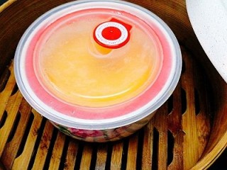 13、百变鸡蛋+香菇肉末鸡蛋羹,放上蒸笼里