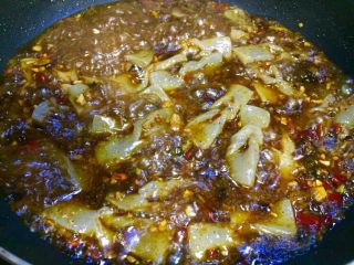 12、红烧酸辣魔芋花,中途需要翻炒不要糊锅