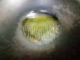 12、凉拌萝卜丝,锅烧热放油