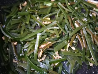 17、海带豆腐汤,翻炒半分钟