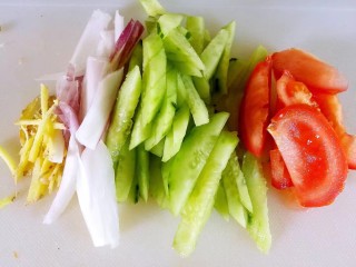 5、吃出好身材，三文鱼沙拉晚餐,切片，备用