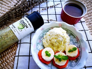 14、健脾瘦身早餐 茯苓山药土豆泥,搭配一杯纯咖啡，就是营养丰富又能瘦身的美味早餐啦