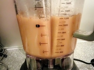 6、山楂糕,我买的料理机打的又快又细，一分钟搞定。