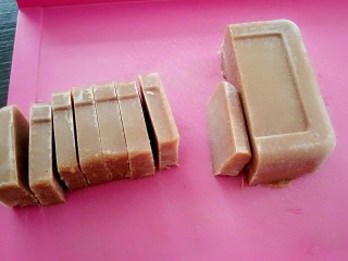 13、山楂糕,想怎样切好看就怎样切了。