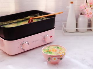 19、生滚猪肝时蔬小米粥,喝上一口养胃又养肝明目，上网玩手机的多吃点猪肝对眼睛特别有好处哟。