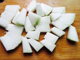 3、冬瓜蛋汤,切块