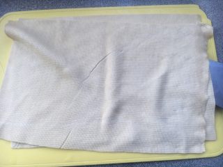 6、京酱肉丝,捞出沥干水分铺平凉透待用