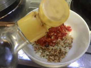 9、晨游百花林,朱朱兼白白➕剁椒蒜蓉蒸金针菇,加入一勺味极鲜