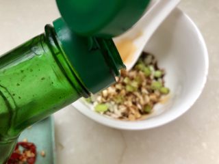 15、夏日里的开胃小凉菜➕蒜蓉炝拌金针菇,一小勺香醋