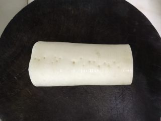 1、素之食谱—煎萝卜,白萝卜取中间这一截。这截含水量适中，甜味与辣味保持着绝妙的平衡。如果对味道不讲究，可以使用任何一截。