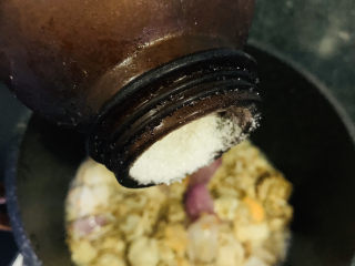 14、韭菜炒扇贝,加些白糖；