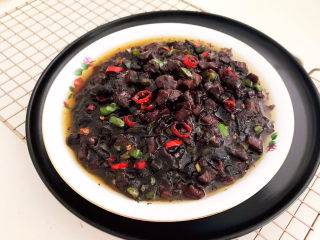 29、牛肉香菇酱,香菇牛肉酱拌饭,拌面条,夹馒头都可以,这是一道百搭款的牛肉酱,香辣适宜,鲜香可口~