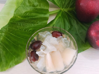 10、银耳雪梨糖水,成品图